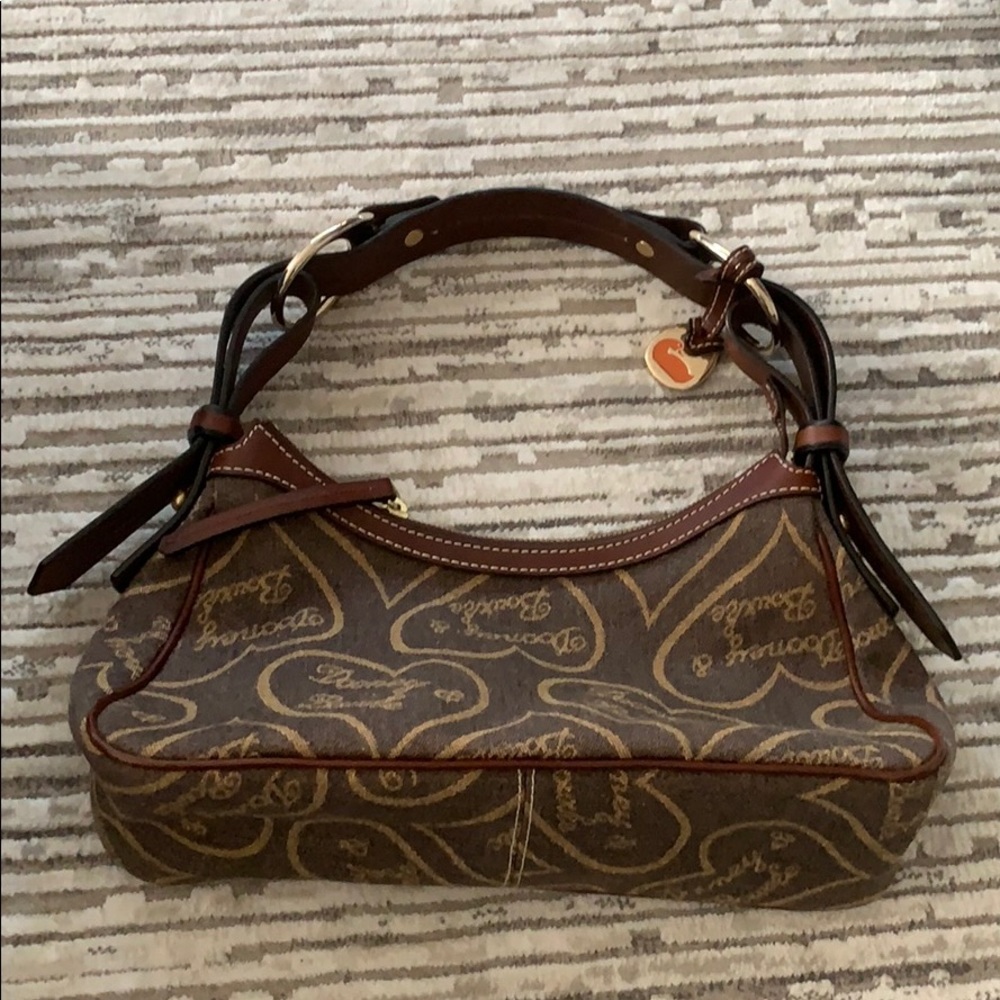 Dooney & Bourke shoulder purse.